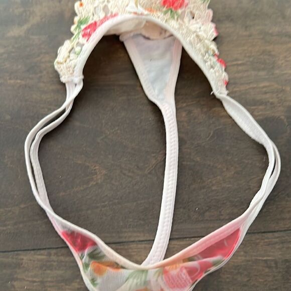 Floral embroidery double string thong Sz-Large - Picture 5 of 10